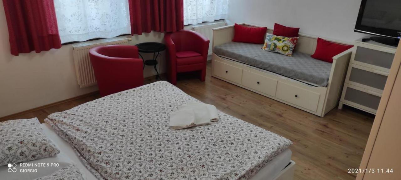 Ubytovanie City Izba Тренчьянске-Тепліце Екстер'єр фото